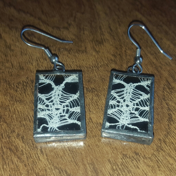 CROCHETED SPIDER WEB EARRINGS - ENCASED - UNIQUE - HALLOWEEN - Picture 2 of 4